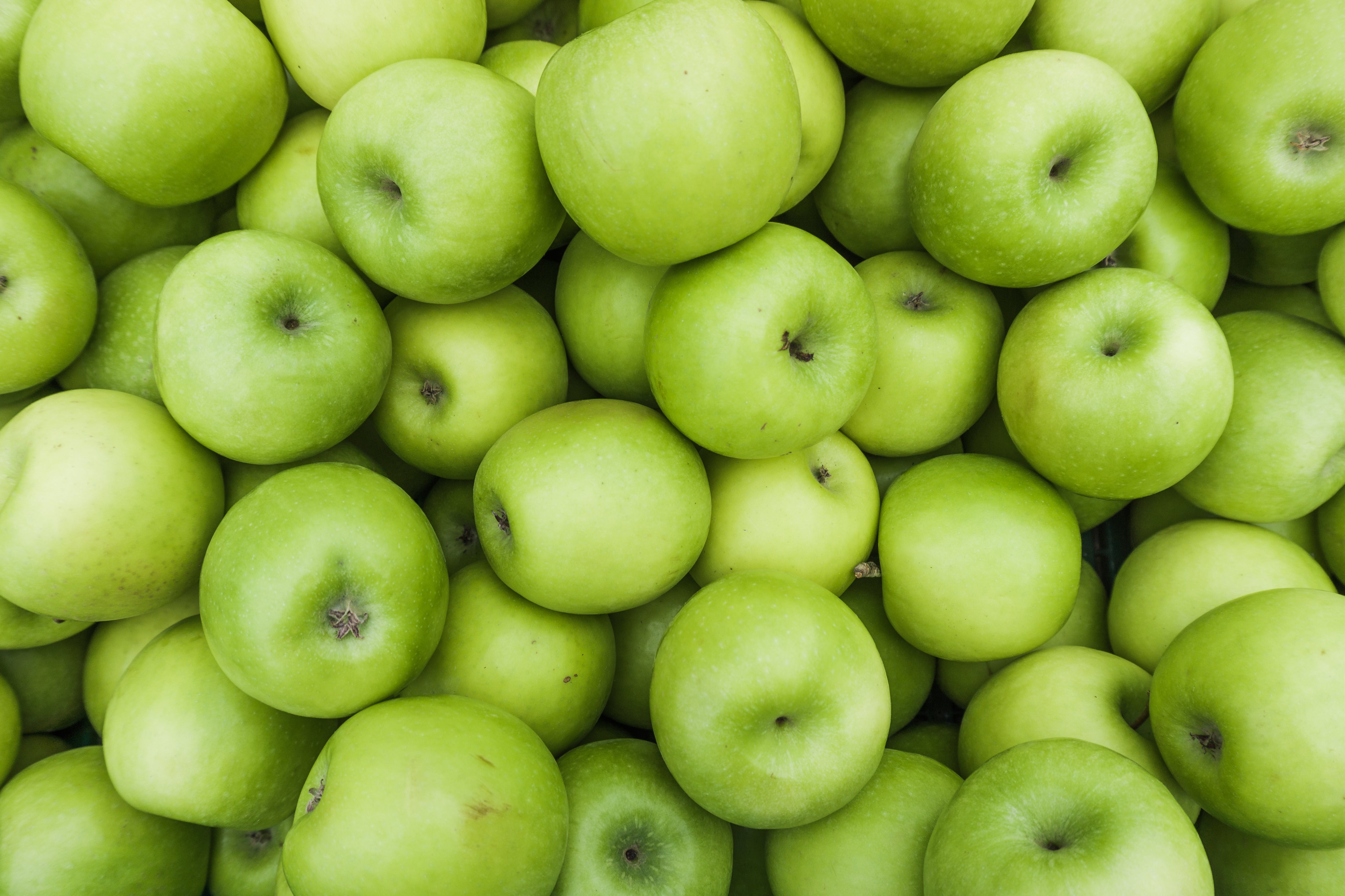 green-apple-background