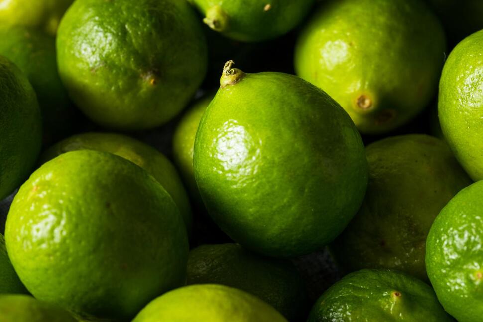 raw-green-organic-key-limes